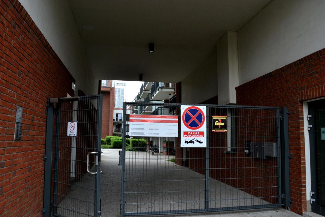 Apartamenty Centrum Nad Motlawa Z Widokiem Na Patio Z Balkonem Gdansk Exterior photo